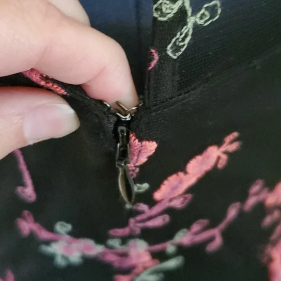 Adrianna Papell Embroidered Floral Desss - Picture 5 of 11